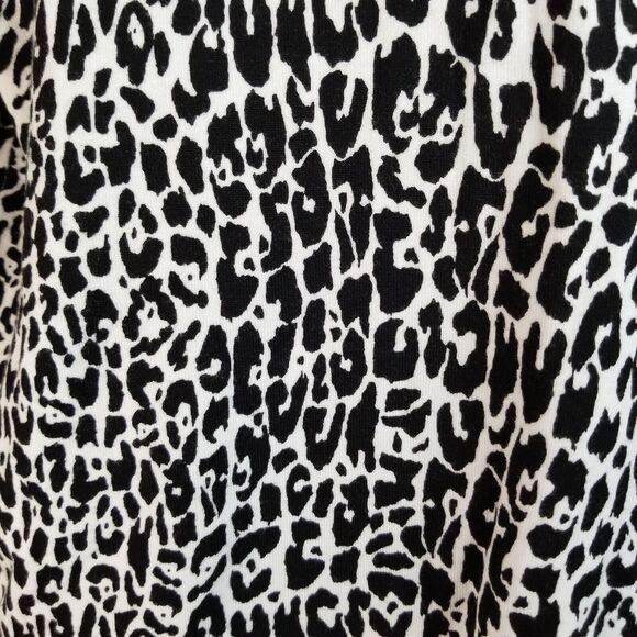 Chico's Knit Top Lovely Leopard Aisha Mock Neck Black Chico's 2 or Large New - Picture 3 of 6